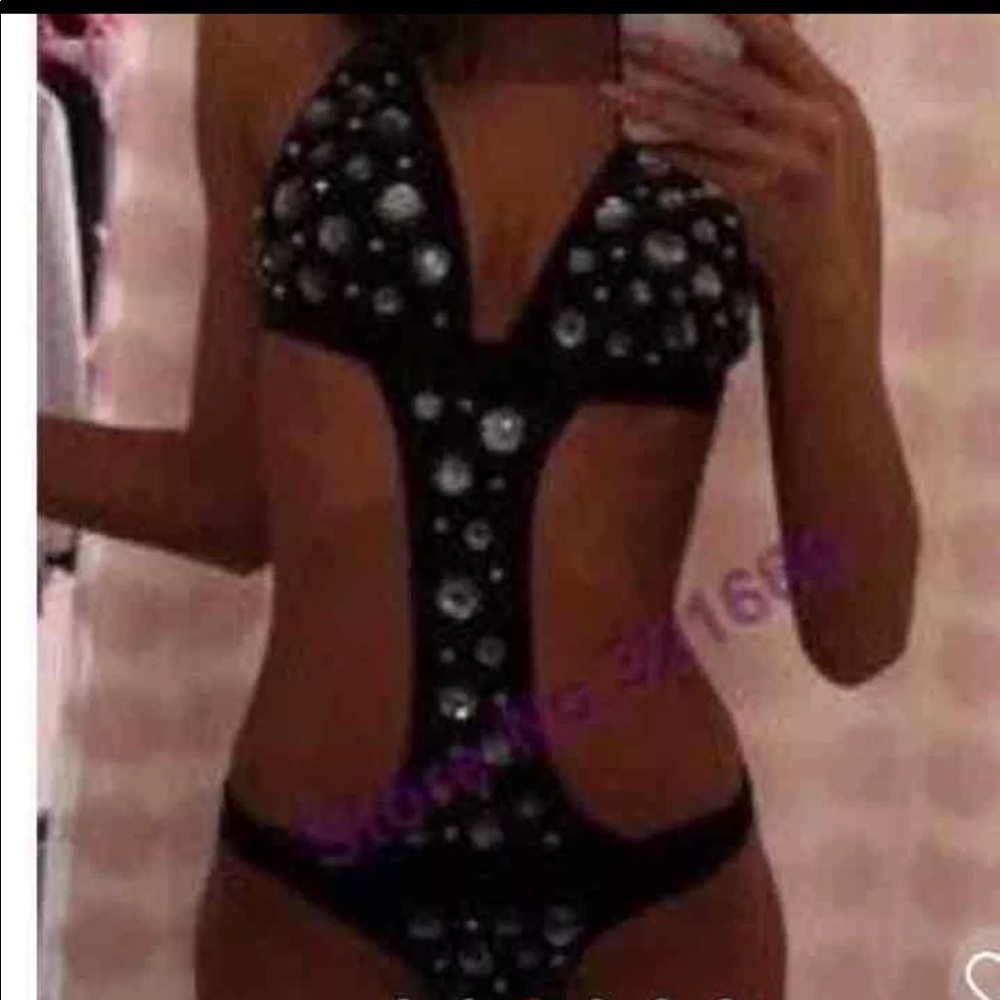 One piece swimwear